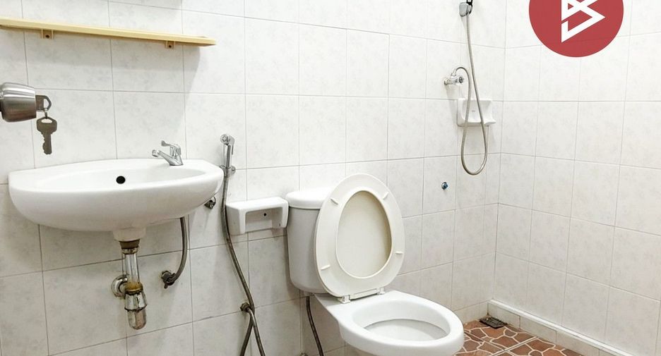 Gewerbefläche zum Kauf mit 2 Zimmer in Mueang Nakhon Si Thammarat, Nakhon Si Thammarat