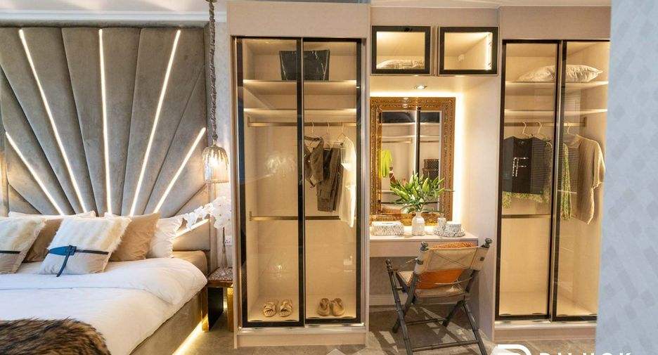 For sale 3 bedrooms condo in Pratumnak, Pattaya
