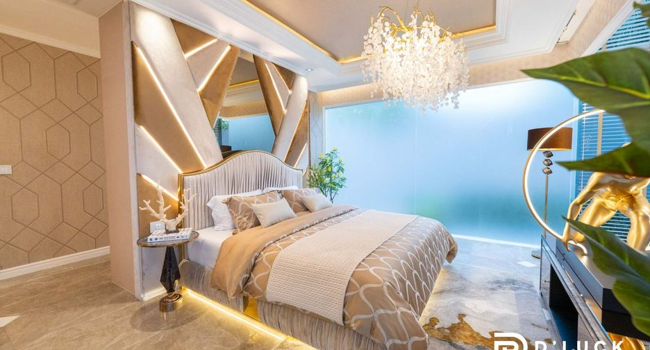 For sale 3 bedrooms condo in Pratumnak, Pattaya
