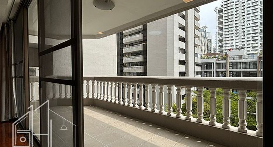 Condo en alquiler de 3 habitaciones en Khlong Toei, Bangkok