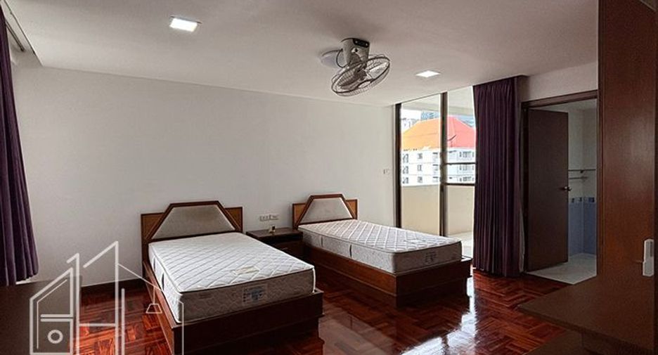 Condo en alquiler de 3 habitaciones en Khlong Toei, Bangkok