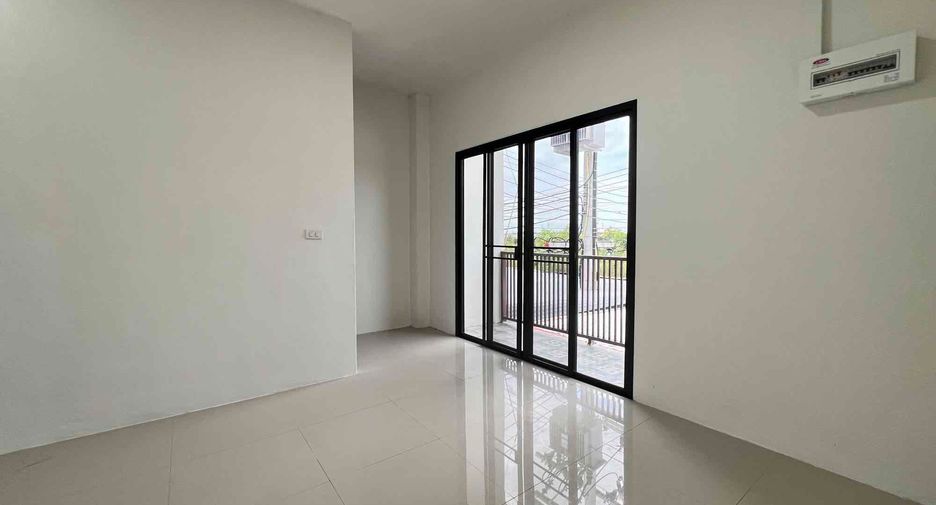 Gewerbefläche zur Miete mit 3 Zimmer in Lam Luk Ka, Pathum Thani