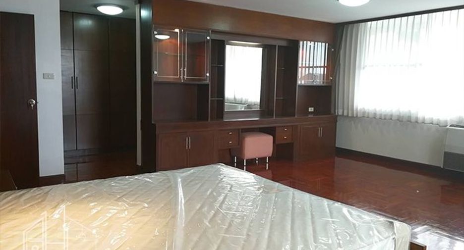 Apartamento en alquiler de 3 habitaciones en Khlong Toei, Bangkok