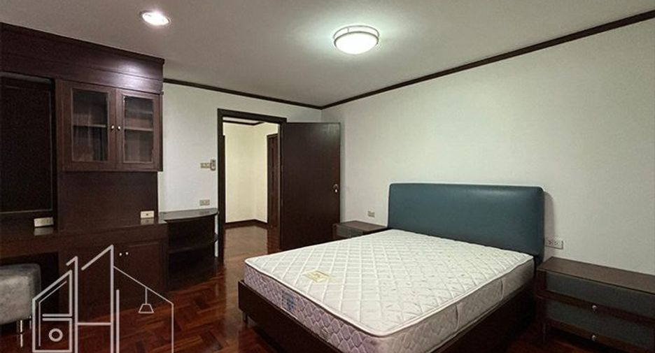 Condo en alquiler de 3 habitaciones en Khlong Toei, Bangkok