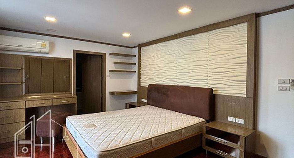 Condo en alquiler de 3 habitaciones en Khlong Toei, Bangkok
