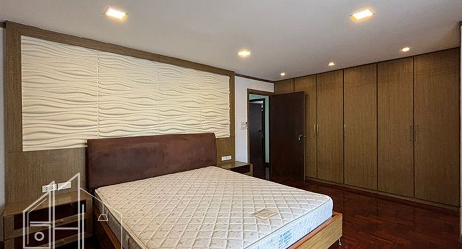 Condo en alquiler de 3 habitaciones en Khlong Toei, Bangkok