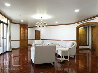 For rent 3 bedrooms condo in Khlong Toei, Bangkok