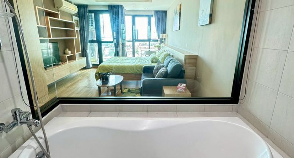 À vendre 1 chambre condo à Si Racha, Chonburi