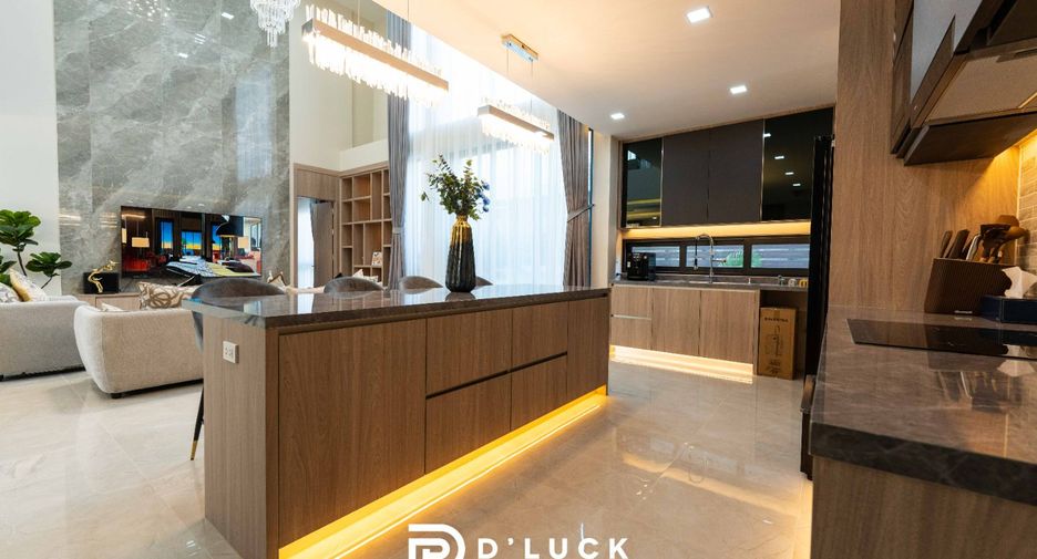 For sale 5 bedrooms villa in East Pattaya, Pattaya