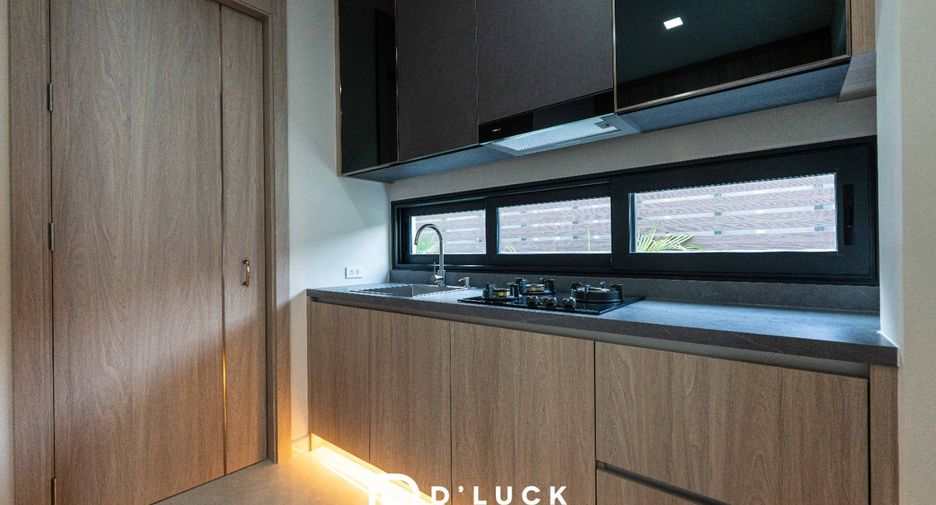 For sale 5 bedrooms villa in East Pattaya, Pattaya