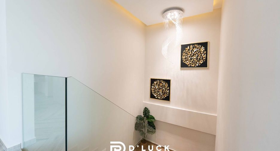 For sale 5 bedrooms villa in East Pattaya, Pattaya
