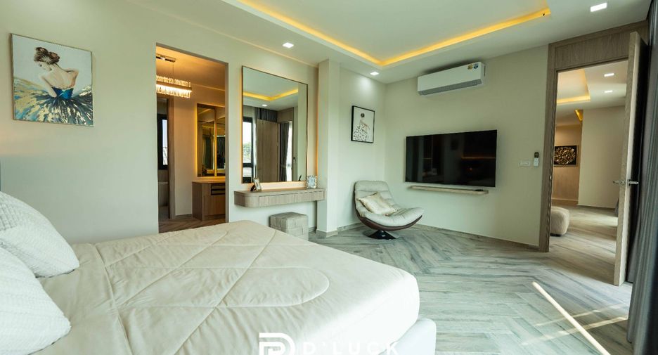 For sale 5 bedrooms villa in East Pattaya, Pattaya