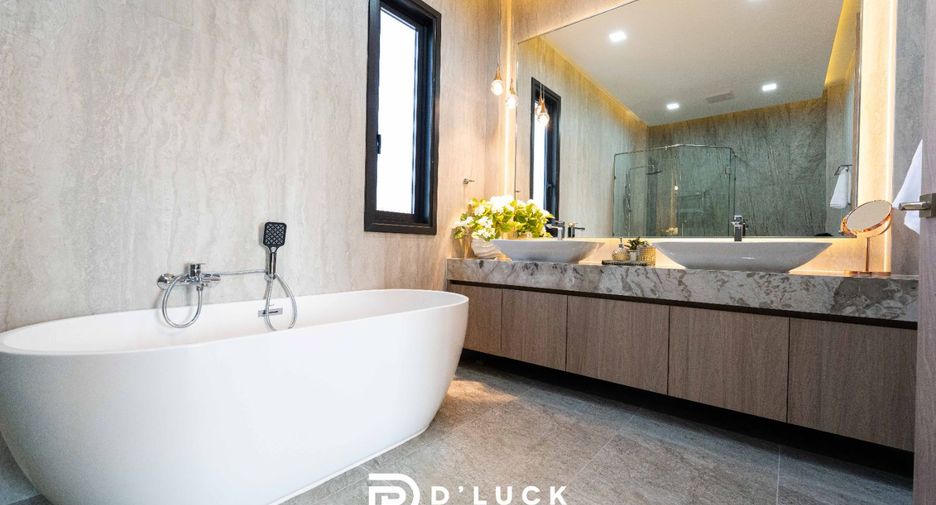 For sale 5 bedrooms villa in East Pattaya, Pattaya
