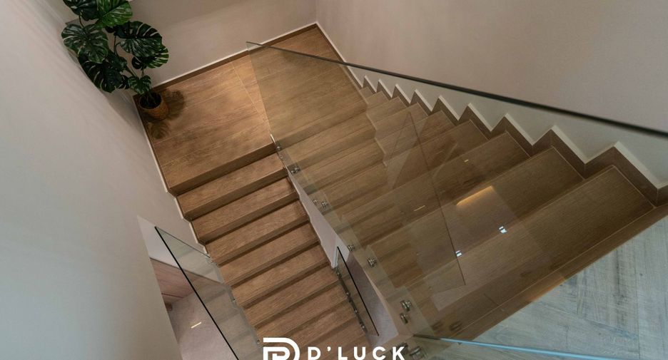 For sale 5 bedrooms villa in East Pattaya, Pattaya