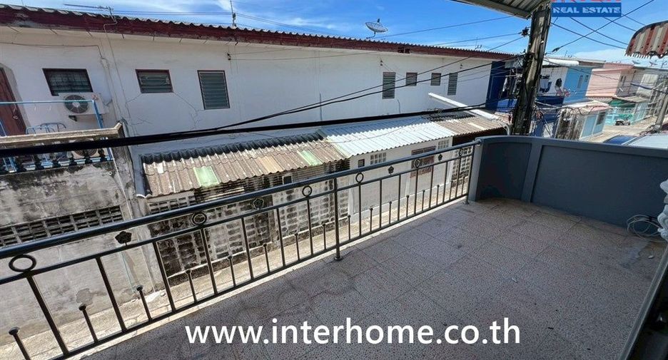 For sale 2 bedrooms townhouse in Mueang Samut Prakan, Samut Prakan