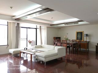 À louer 3 chambres appartement à Khlong Toei, Bangkok