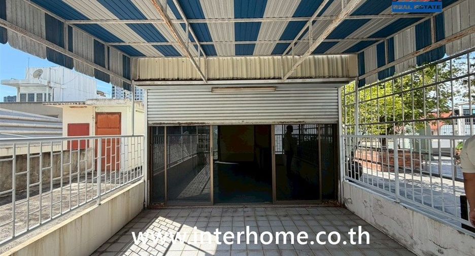 For sale retail Space in Thon Buri, Bangkok