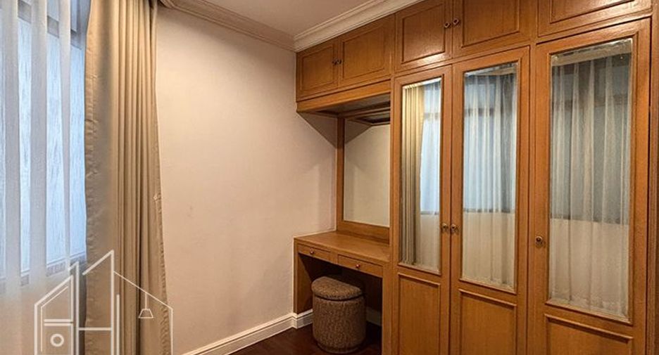 Apartment zur Miete mit 3 Zimmer in Watthana, Bangkok
