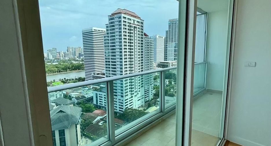For rent 3 bedrooms condo in Khlong Toei, Bangkok