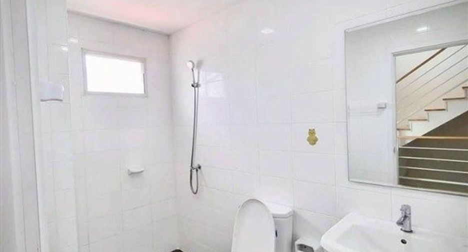 Gewerbefläche zum Kauf mit 3 Zimmer in Mueang Samut Sakhon, Samut Sakhon