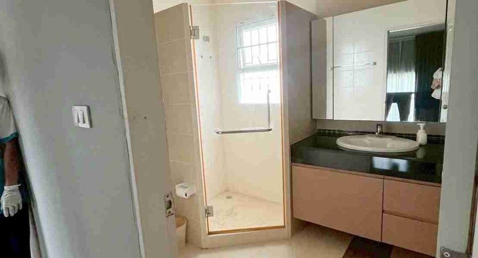 For sale 3 bedrooms house in Suan Luang, Bangkok