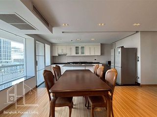 For rent 3 bedrooms condo in Watthana, Bangkok