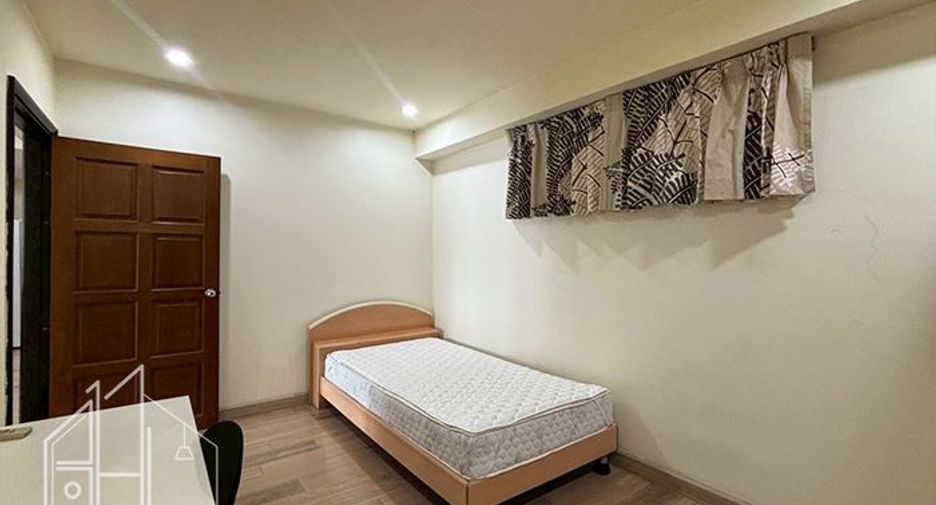 Аренда 3 спальни кондо в Щаттхана, Бангкок