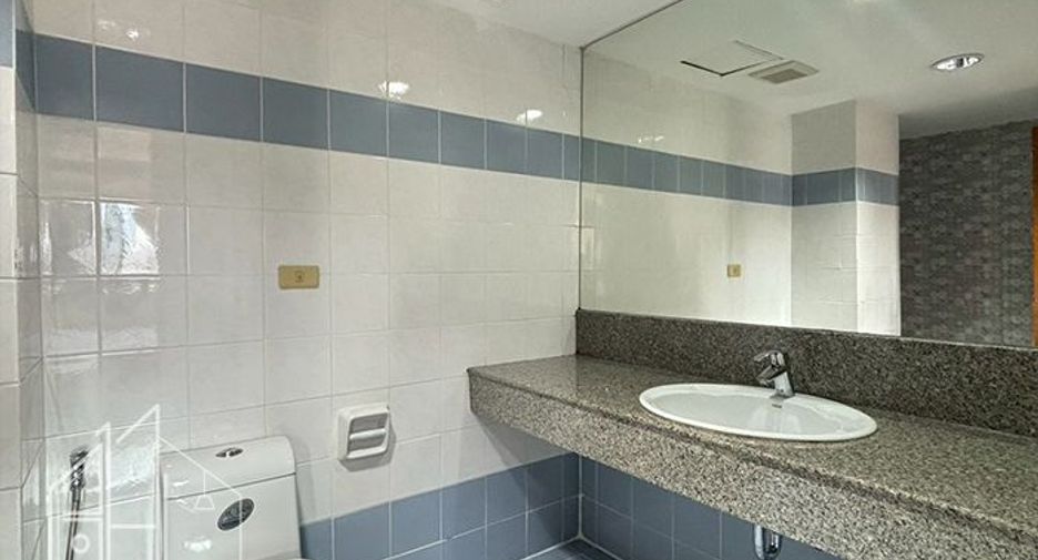 Аренда 3 спальни кондо в Щаттхана, Бангкок