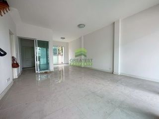Reihenhaus zum Kauf mit 3 Zimmer in Bang Kruai, Nonthaburi