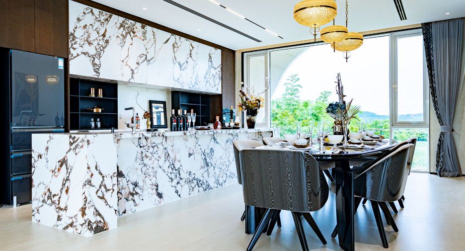 For sale 6 bedrooms villa in Huay Yai, Pattaya