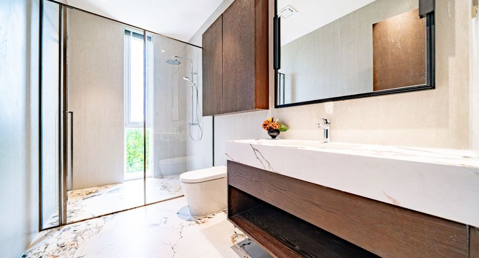 For sale 6 bedrooms villa in Huay Yai, Pattaya