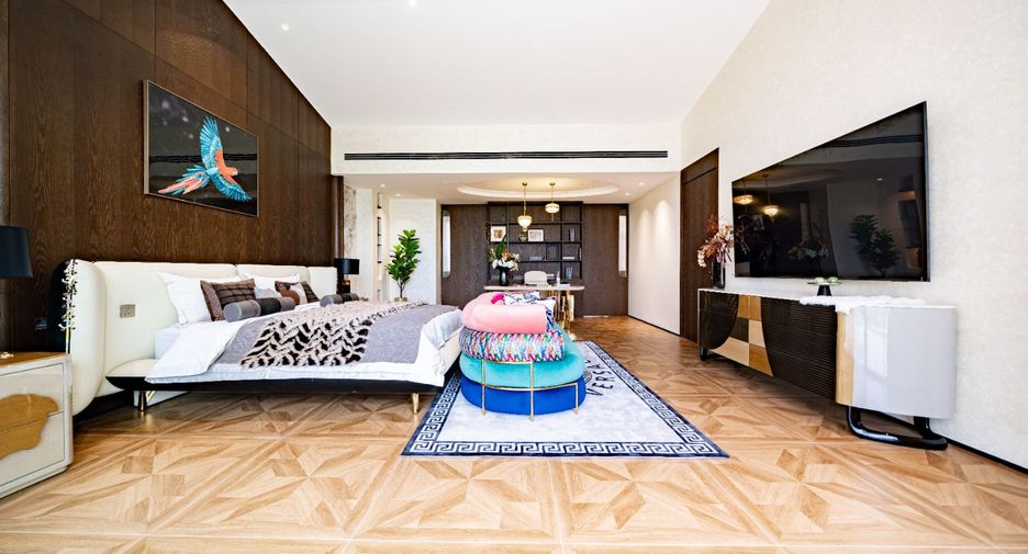 For sale 6 bedrooms villa in Huay Yai, Pattaya