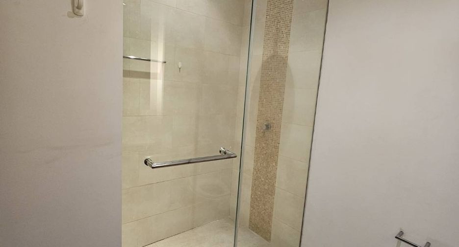 Condo en venta de 2 habitaciones en Yan Nawa, Bangkok