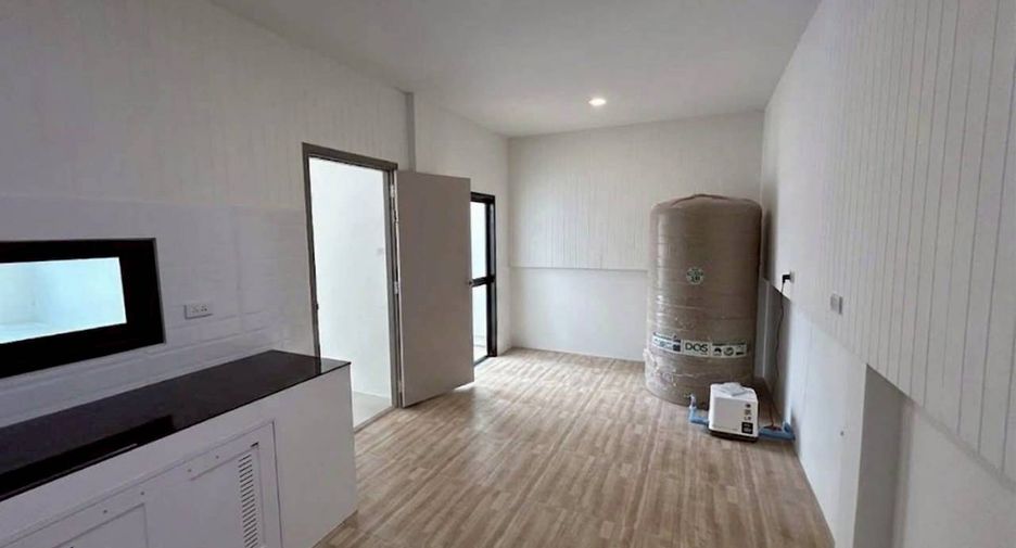 For sale 2 bedrooms townhouse in Mueang Phuket, Phuket