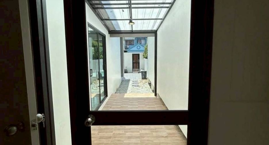 For sale 2 bedrooms townhouse in Mueang Phuket, Phuket