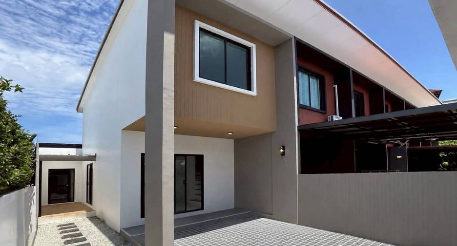 For sale 2 bedrooms townhouse in Mueang Phuket, Phuket