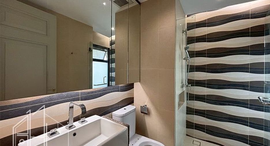 Condo en alquiler de 4 habitaciones en Watthana, Bangkok