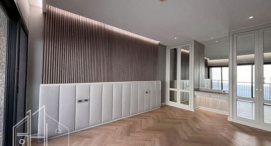 Condo en alquiler de 4 habitaciones en Watthana, Bangkok
