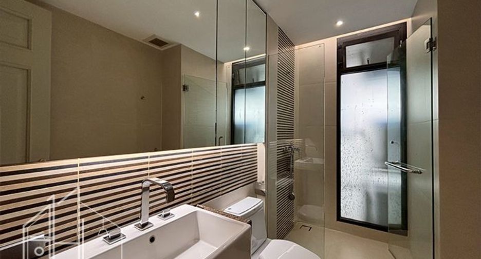 Condo en alquiler de 4 habitaciones en Watthana, Bangkok