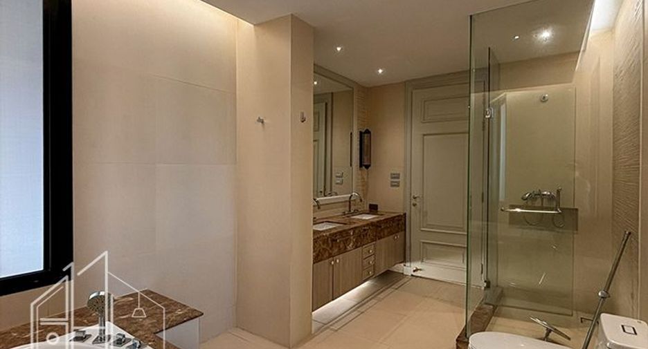 Condo en alquiler de 4 habitaciones en Watthana, Bangkok