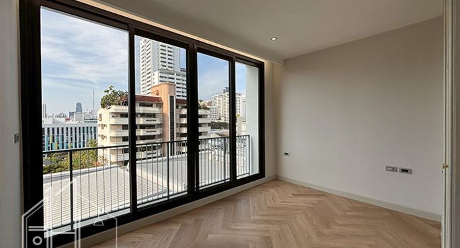Condo en alquiler de 4 habitaciones en Watthana, Bangkok