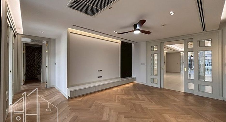 Condo en alquiler de 4 habitaciones en Watthana, Bangkok