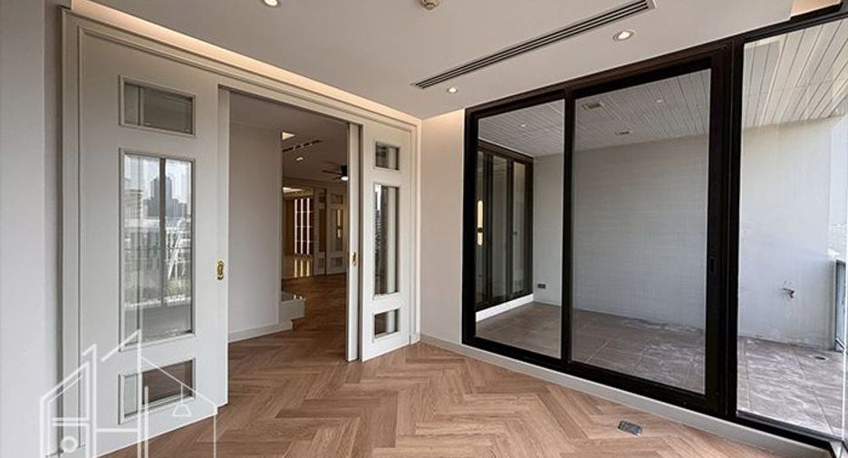 Condo en alquiler de 4 habitaciones en Watthana, Bangkok