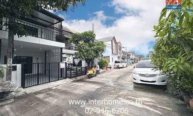 For sale 2 bedrooms townhouse in Bang Kapi, Bangkok