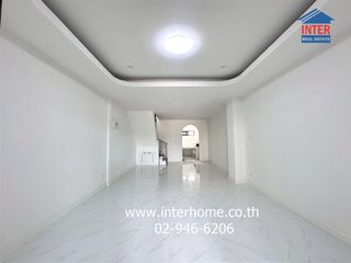 For sale 2 bedrooms townhouse in Bang Kapi, Bangkok