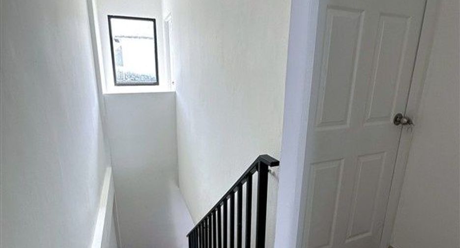 Casa adosada en venta de 2 habitaciones en Bang Kapi, Bangkok