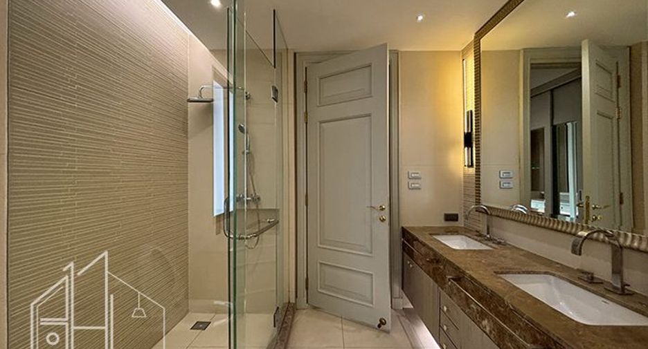 Condo en alquiler de 4 habitaciones en Watthana, Bangkok