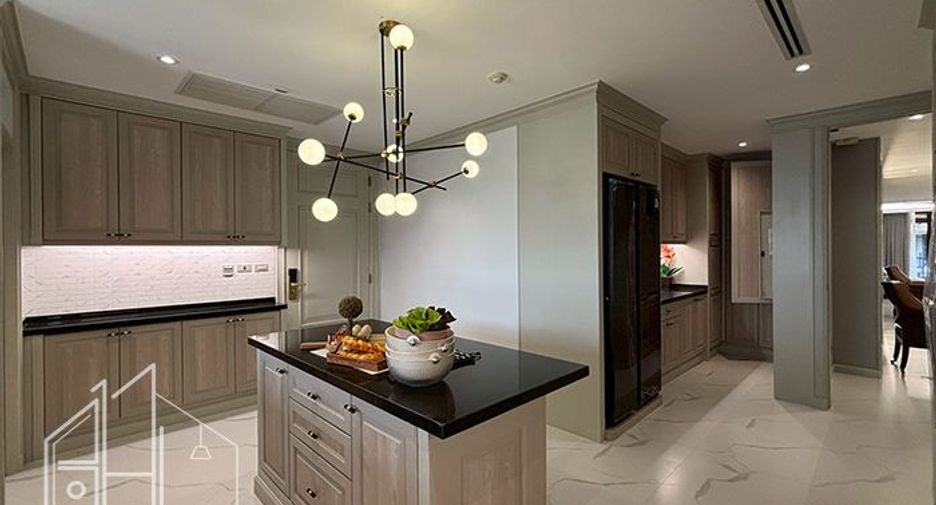 Condo en alquiler de 4 habitaciones en Watthana, Bangkok