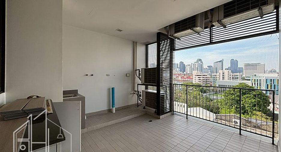 Condo en alquiler de 4 habitaciones en Watthana, Bangkok