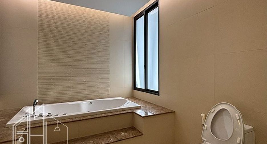 Condo en alquiler de 4 habitaciones en Watthana, Bangkok